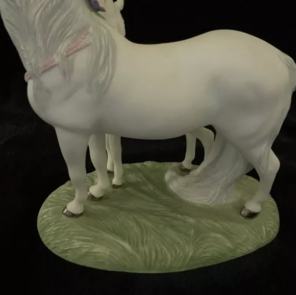 Princeton Gallery 1990 Love's Devotion Unicorn Collection Porcelain Statue - Picture 6 of 9